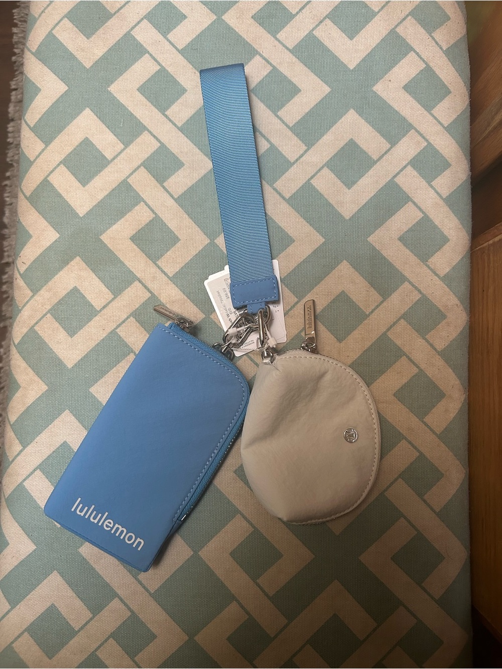 Lululemon NWT Blue Dual Wallet Wristlet Card Case and Coin Pouch